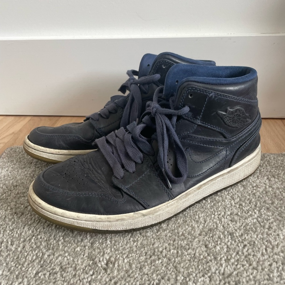 Air Jordan 1 Retro Mid Nouveau Midnight Blue
